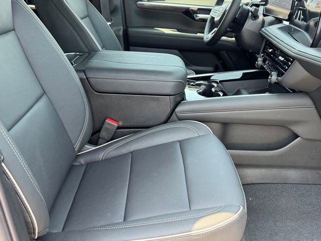 New 2025 Chevrolet Suburban Premier image 8