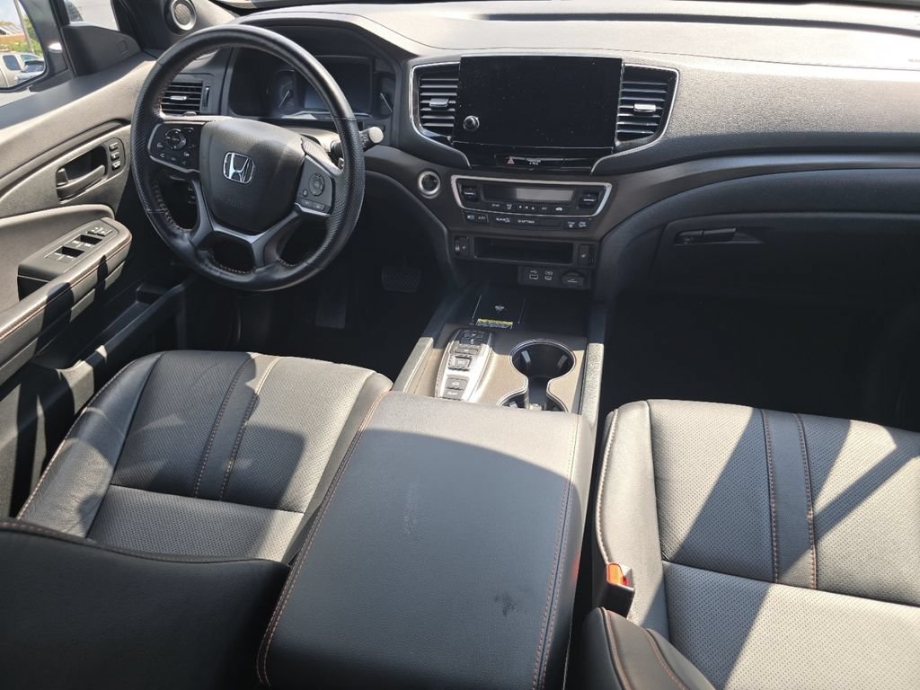 Certified 2025 Honda Passport TrailSport image 23
