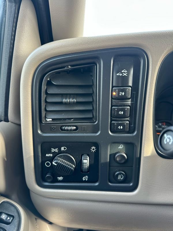 Used 2004 Chevrolet Silverado 2500 LT w/ Skid Plate Package image 14