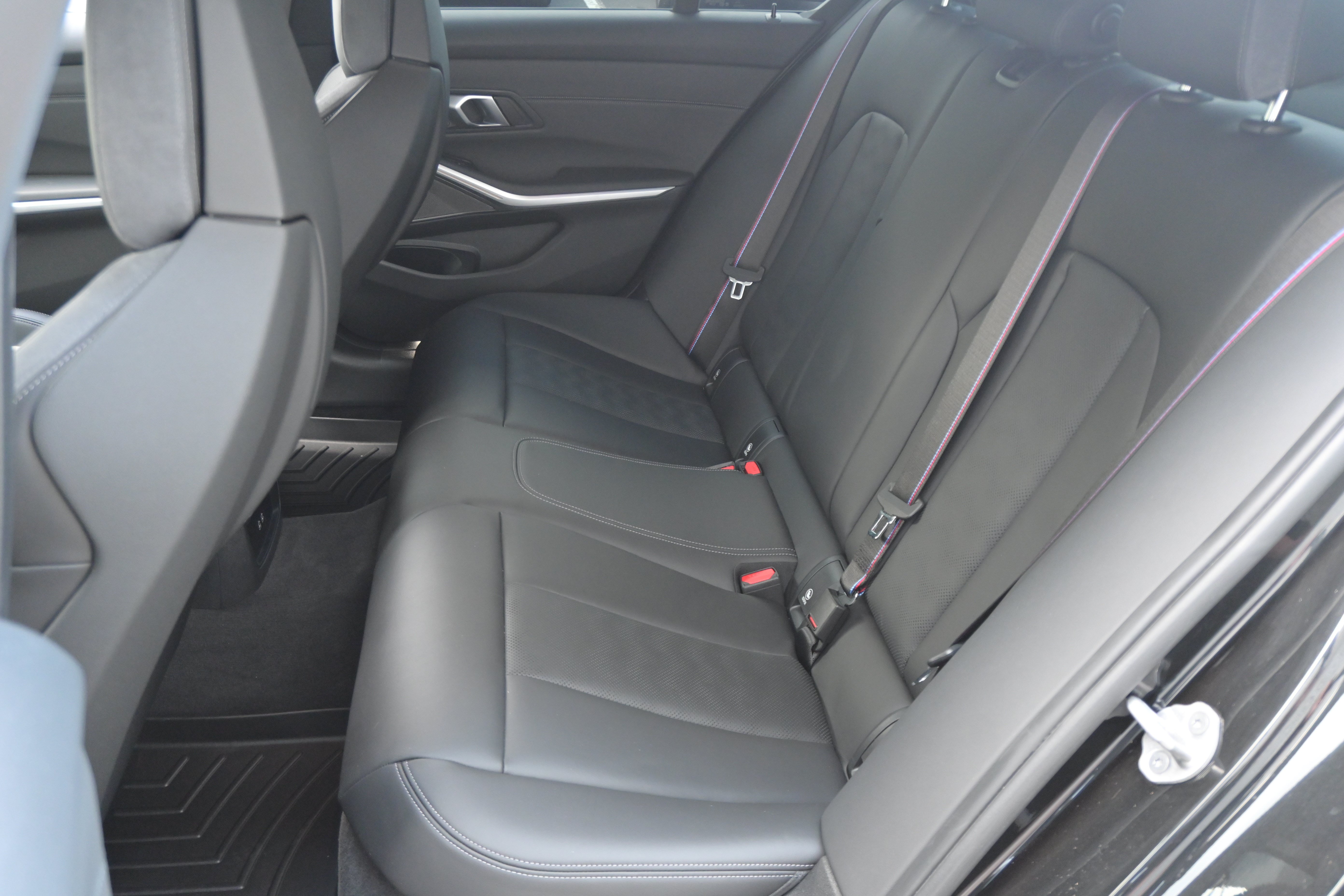 Used 2025 BMW M3 Competition AWD/4WD image 30