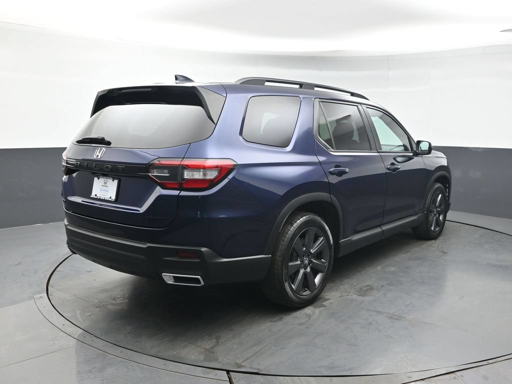 Used 2025 Honda Pilot Sport image 7