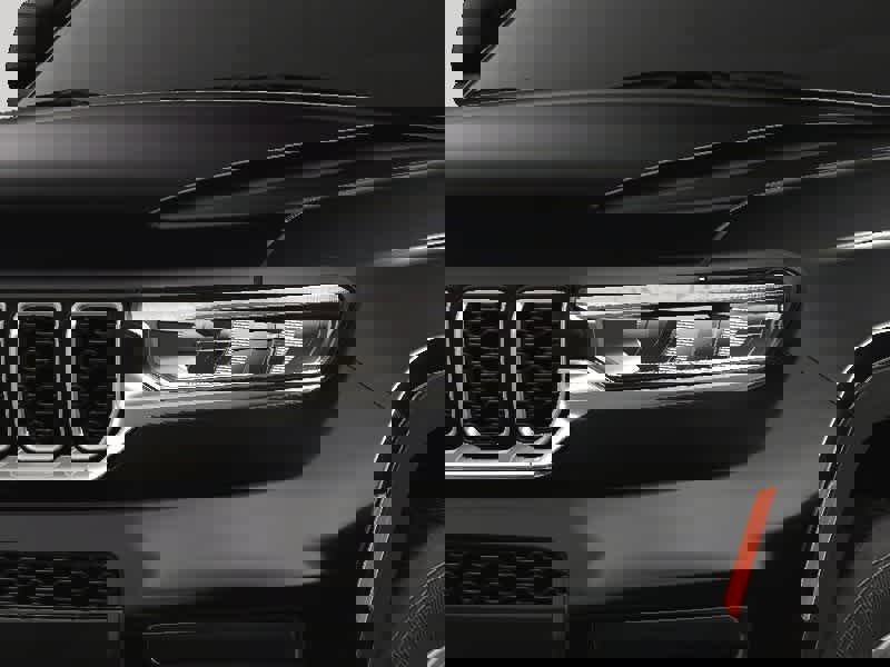 New 2025 Jeep Grand Cherokee L Laredo image 13