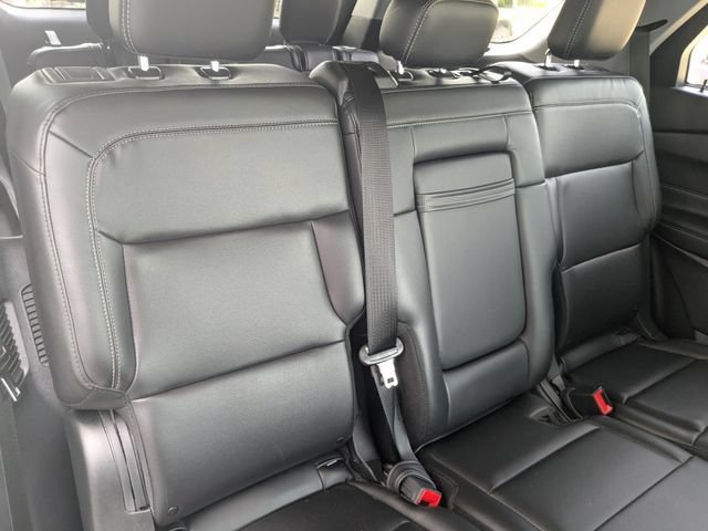 Used 2023 Ford Explorer XLT w/ Equipment Group 202A AWD/4WD image 32