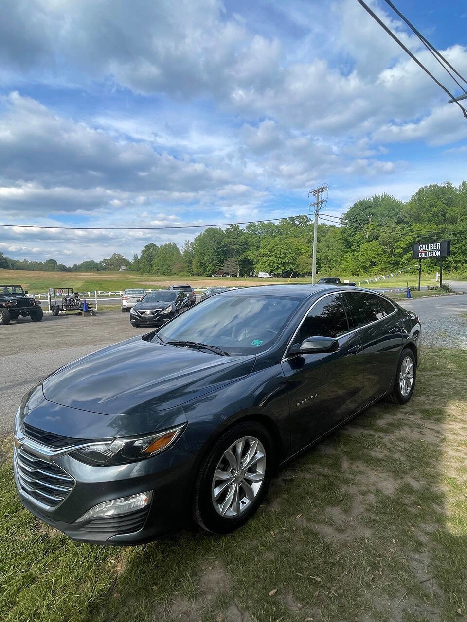 Used 2019 Chevrolet Malibu LT w/ Leather Package FWD image 3