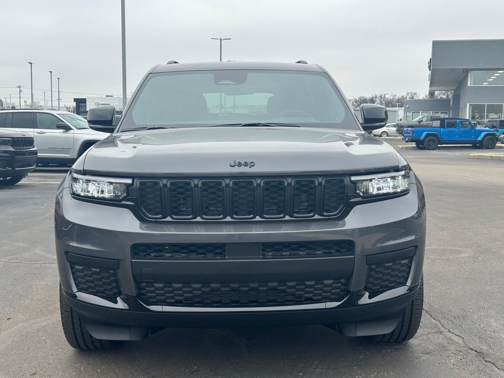 New 2025 Jeep Grand Cherokee L Altitude image 2