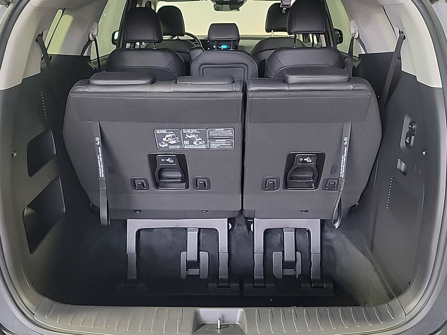 Used 2026 Kia Carnival SX FWD image 7