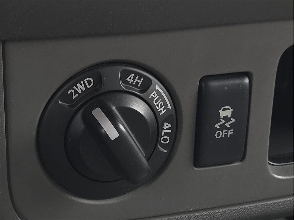 Used 2018 Nissan Frontier SV image 15