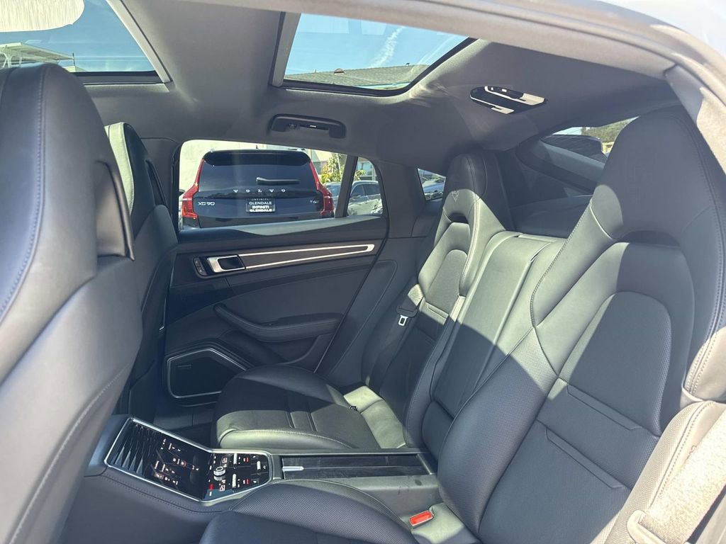 Used 2023 Porsche Panamera 4 Platinum Edition AWD/4WD image 14