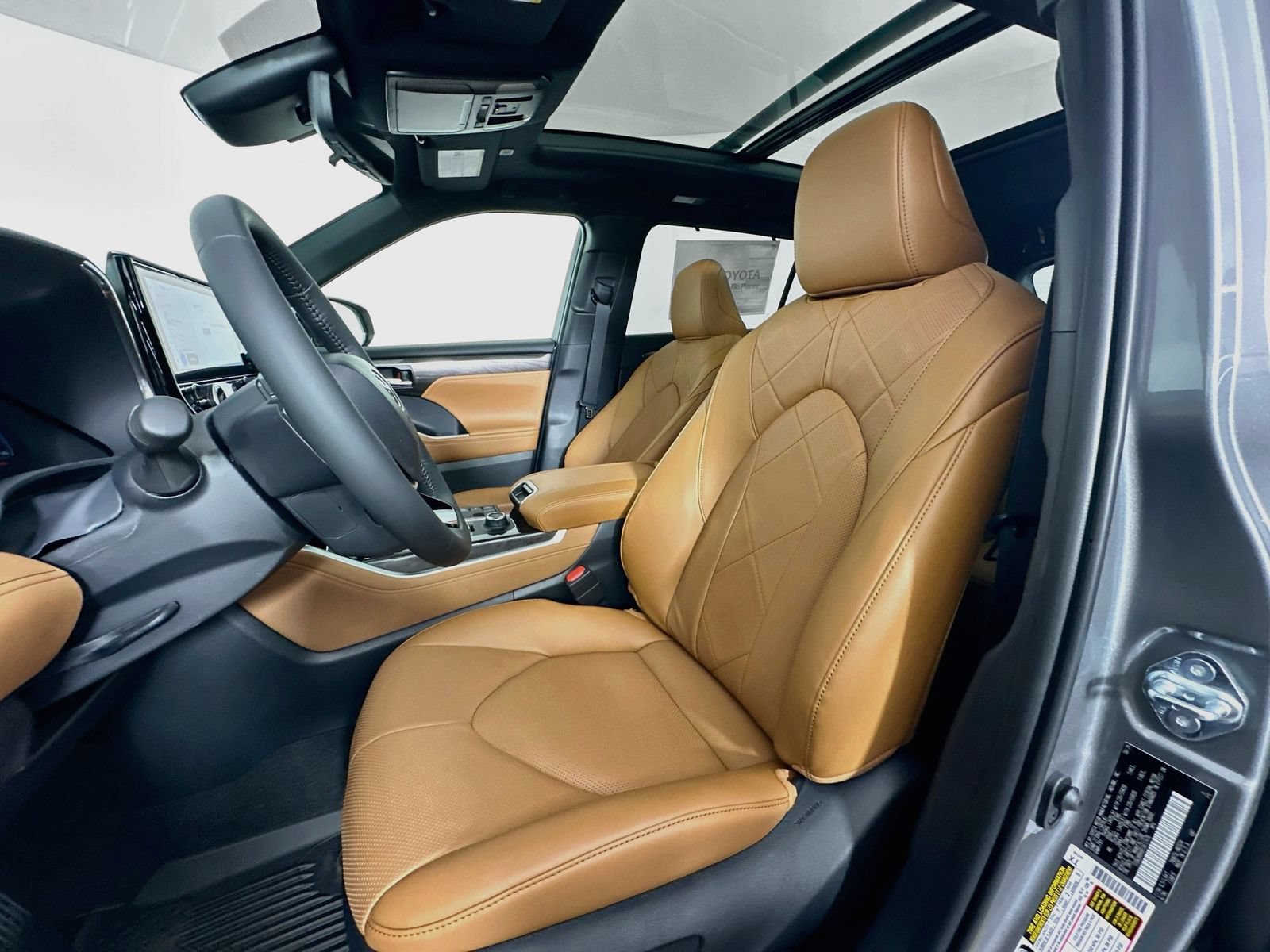 New 2026 Toyota Highlander Platinum AWD/4WD image 22