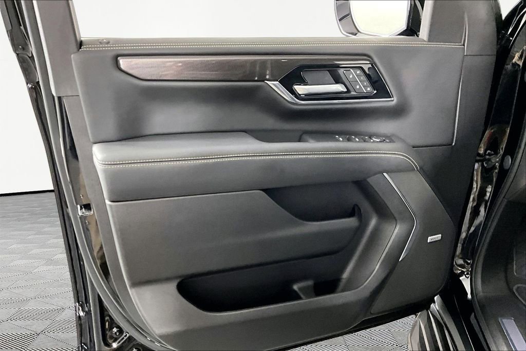 Used 2025 GMC Yukon Elevation RWD image 19
