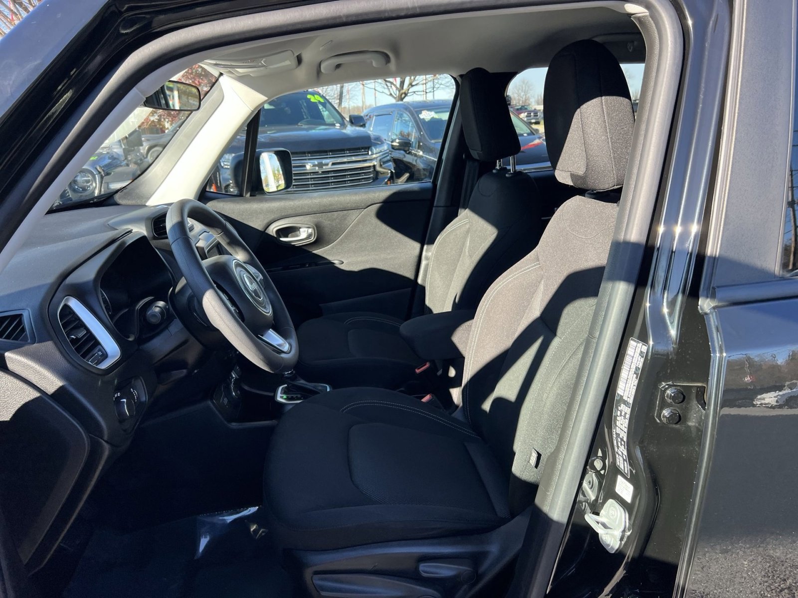 Used 2021 Jeep Renegade Sport image 13