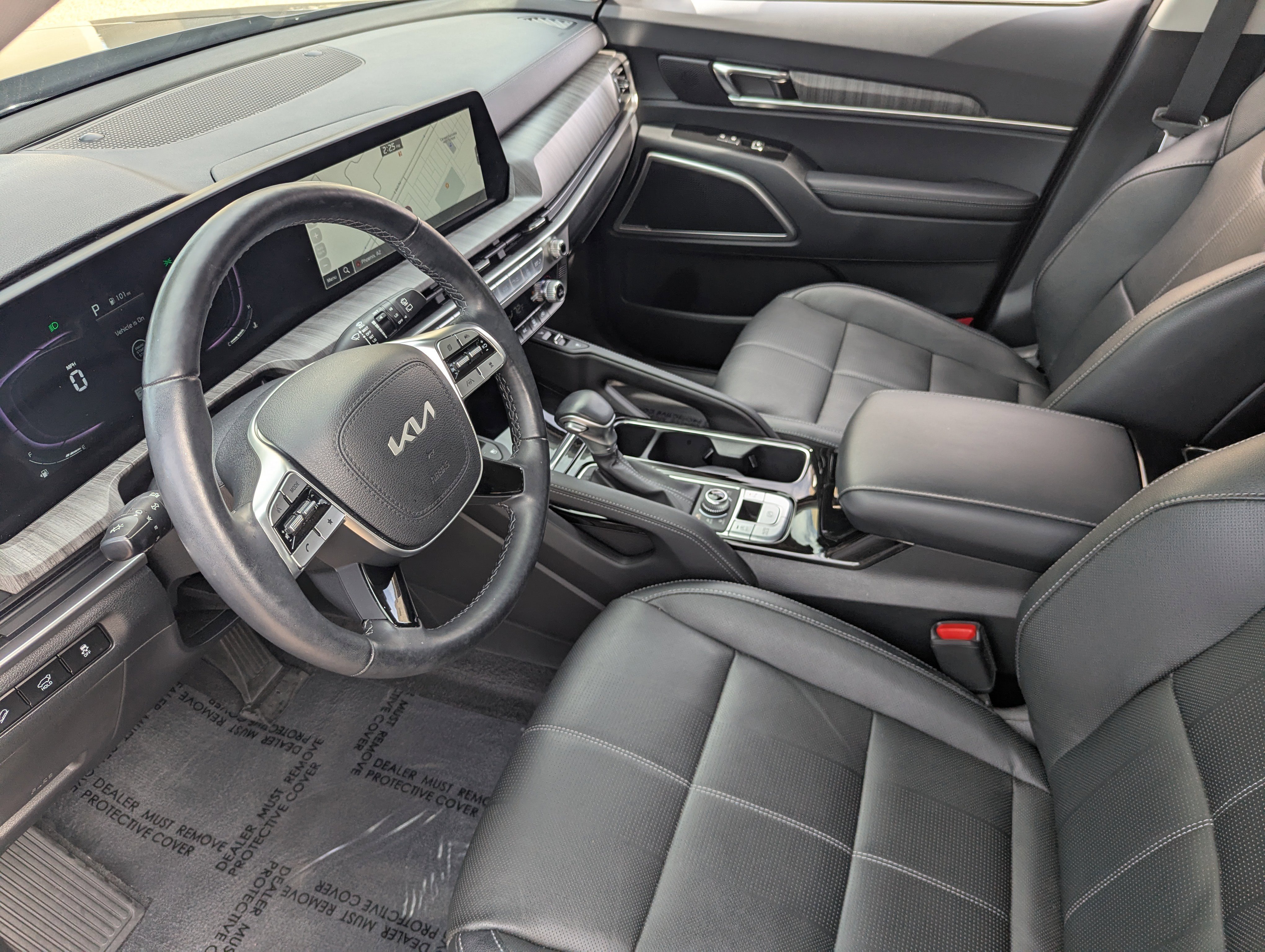 Used 2024 Kia Telluride EX w/ EX Captain's Chair Package image 19