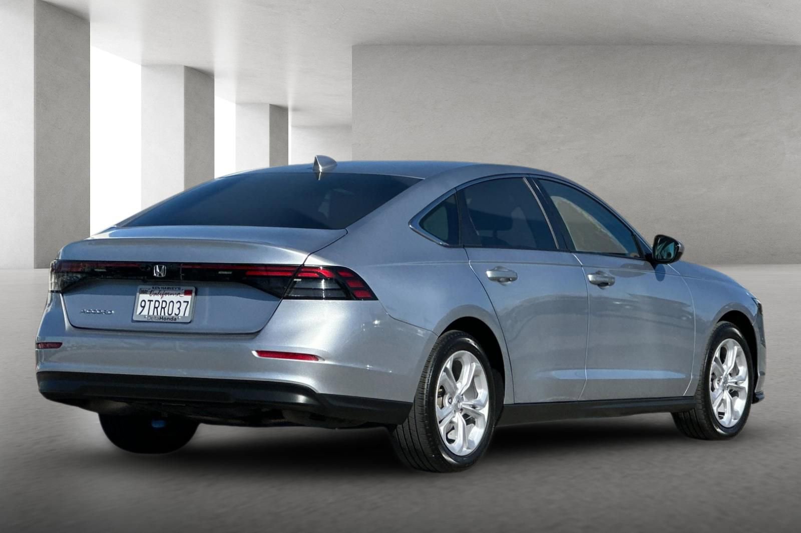 Certified 2025 Honda Accord LX image 4