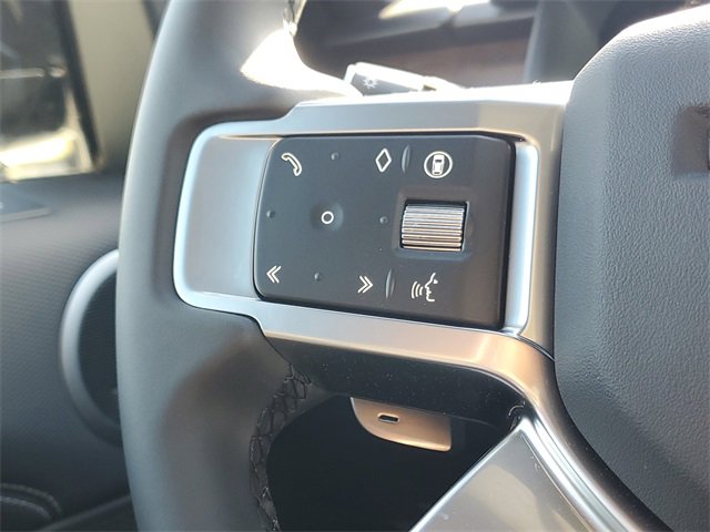 Used 2024 Land Rover Discovery Dynamic SE image 25
