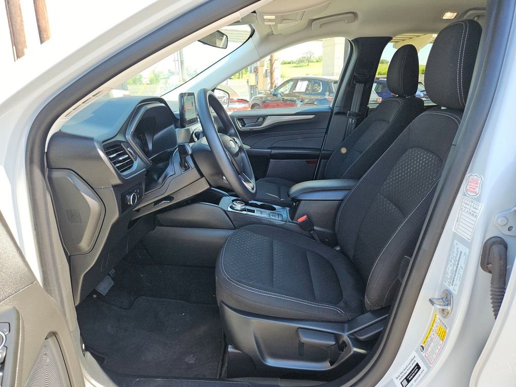 Used 2025 Ford Escape Active AWD/4WD image 11