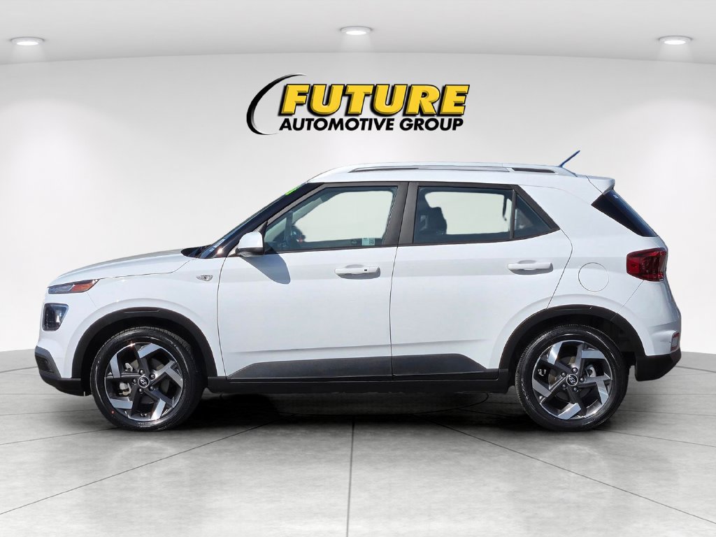 Used 2025 Hyundai Venue SEL FWD image 7