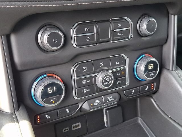 Used 2023 Chevrolet Suburban LT RWD image 11
