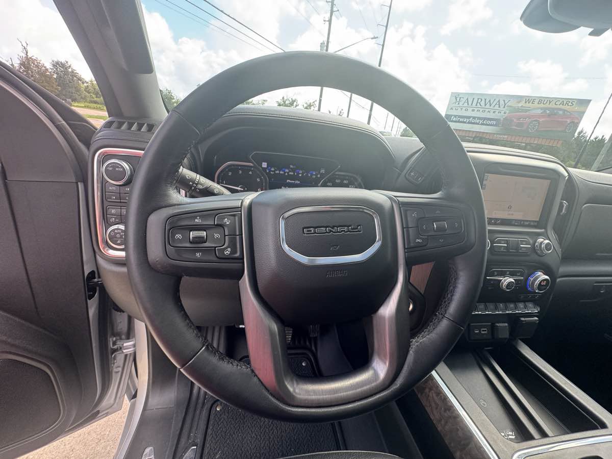Used 2021 GMC Sierra 2500 Denali w/ Denali Ultimate Package AWD/4WD image 14