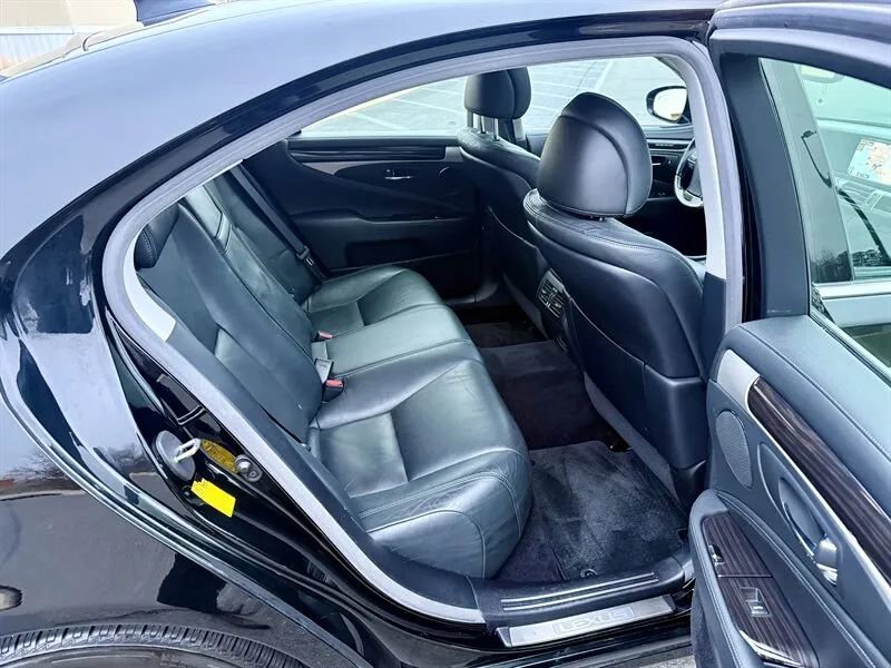 Used 2015 Lexus LS 460 AWD image 15