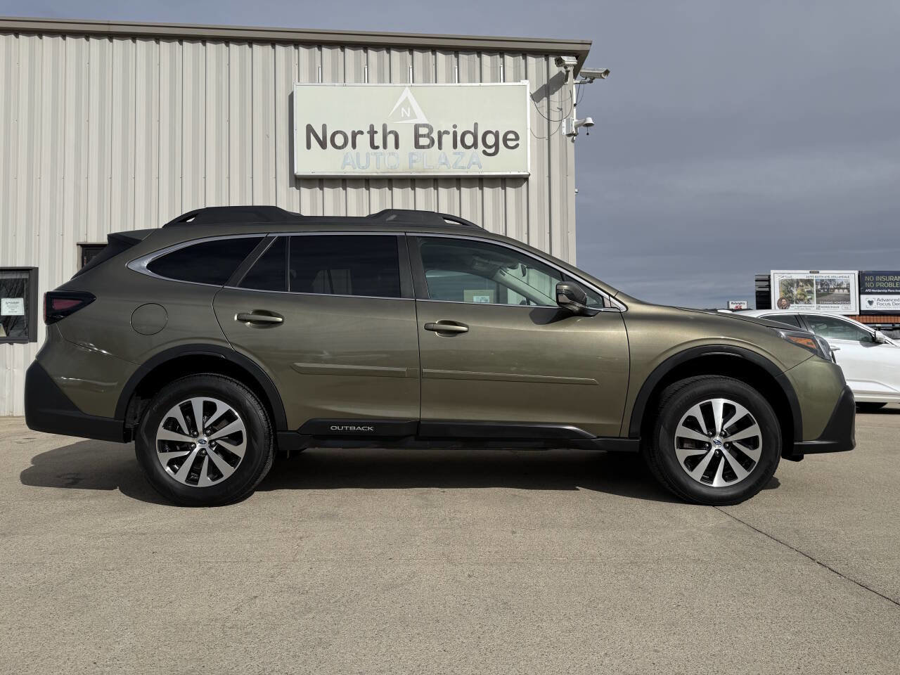 Used 2022 Subaru Outback Premium AWD/4WD image 23