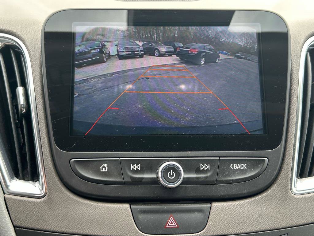 Used 2017 Chevrolet Malibu Hybrid w/ Leather Package image 19