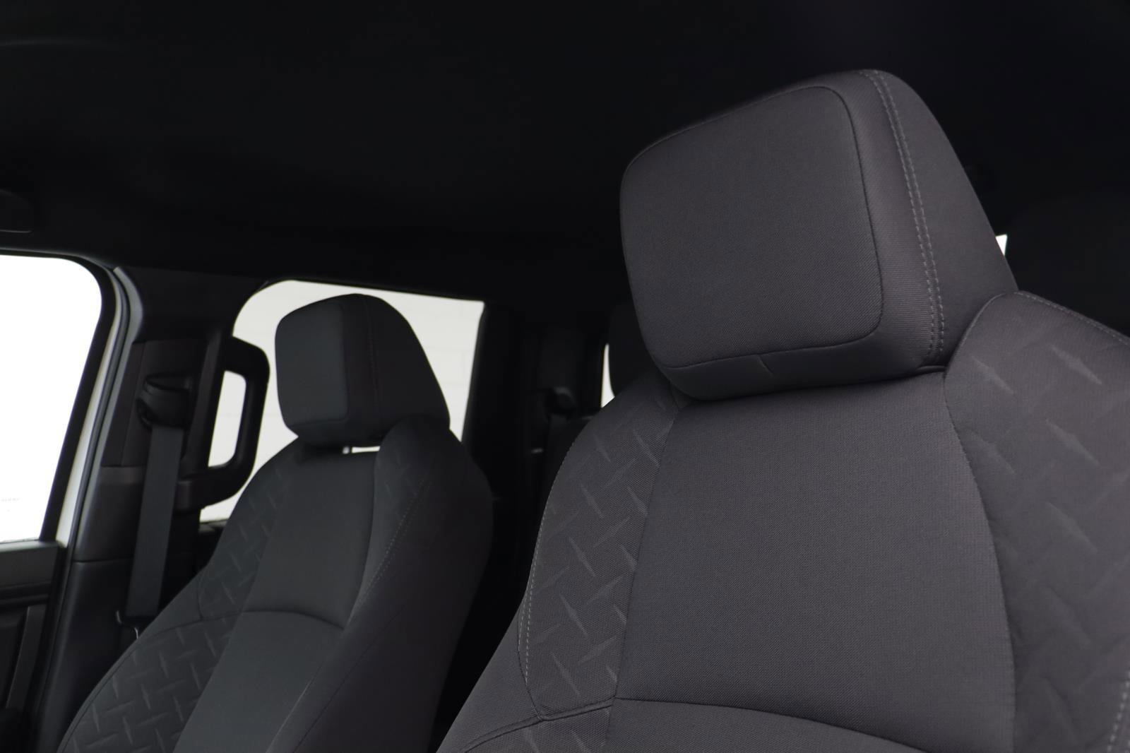 Used 2025 Toyota Tacoma SR image 13