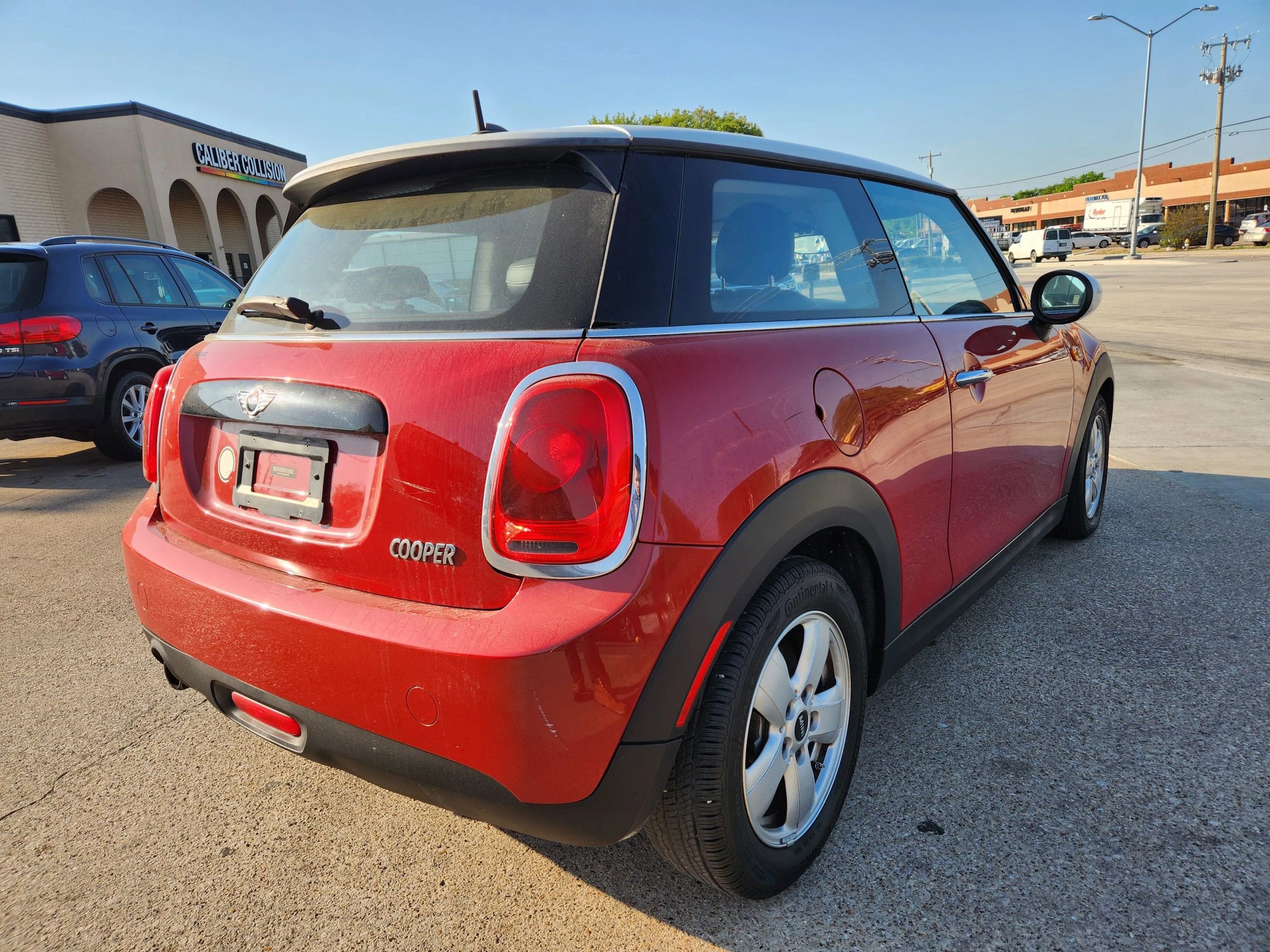 Used 2017 MINI Cooper 2-Door Hardtop image 5
