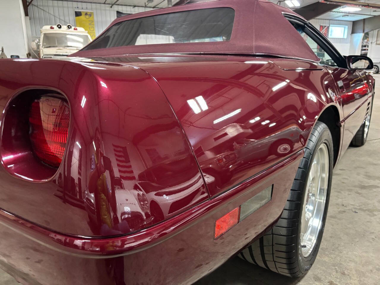 Used 1993 Chevrolet Corvette Convertible RWD image 13