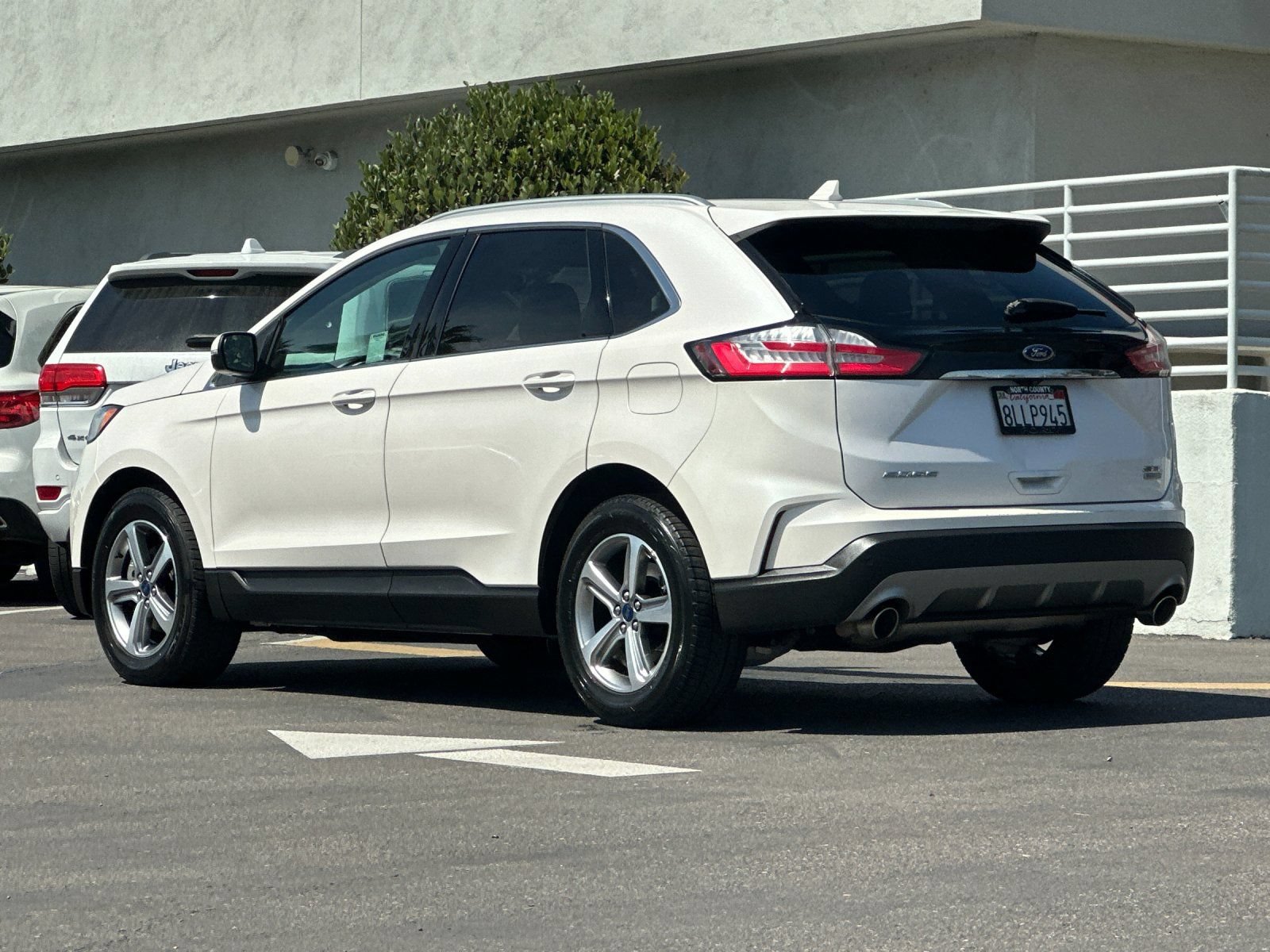 Used 2019 Ford Edge SEL FWD image 3