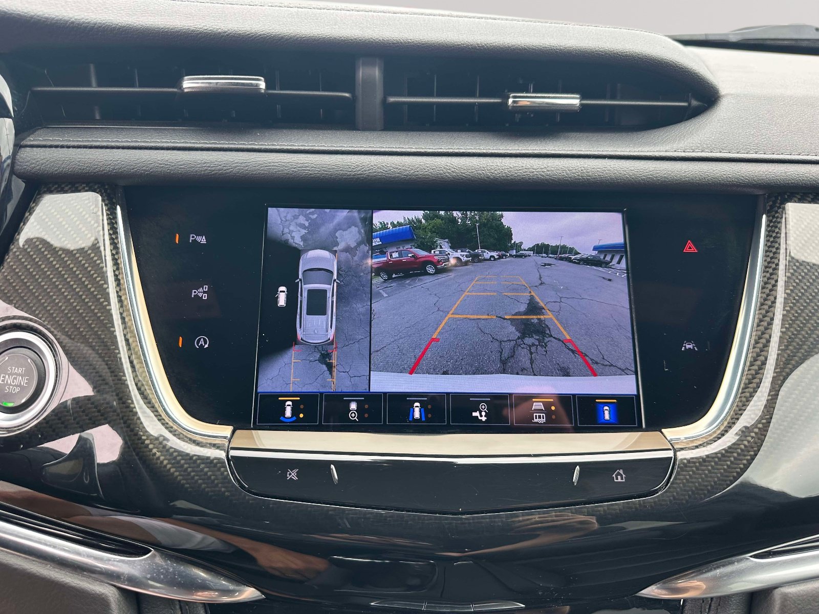 Certified 2022 Cadillac XT6 Sport w/ Technology Package AWD/4WD image 12