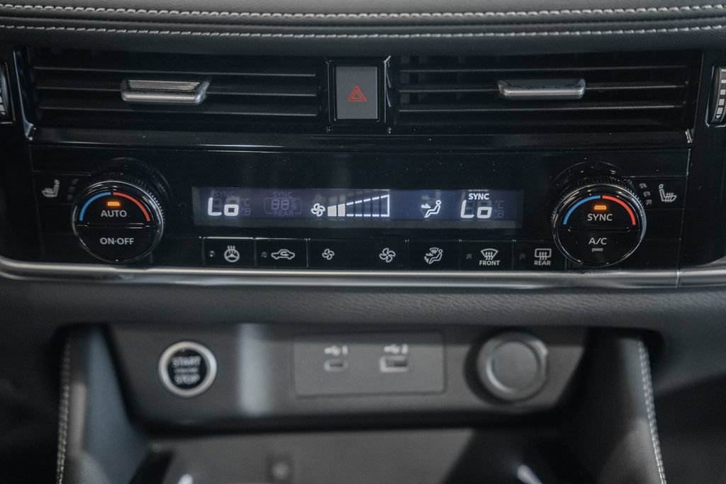 Used 2023 Nissan Rogue Platinum AWD/4WD image 28