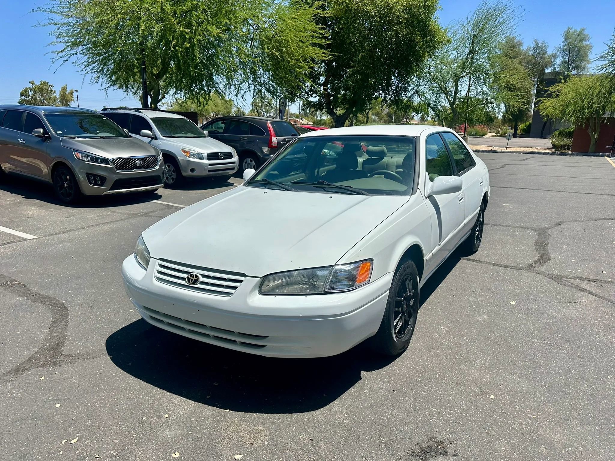 Used 1997 Toyota Camry LE FWD image 1
