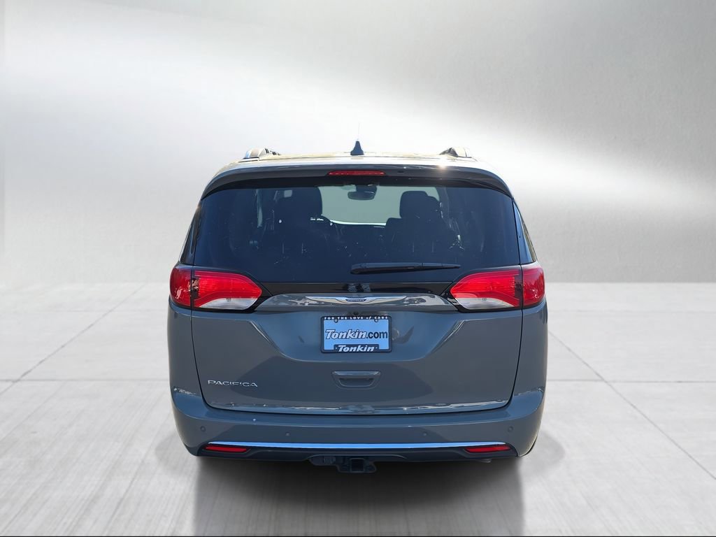 Used 2020 Chrysler Pacifica Touring-L image 4