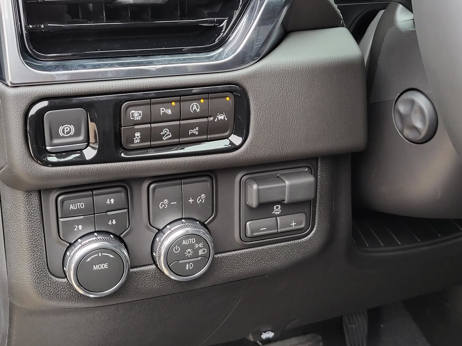 New 2026 GMC Yukon XL Denali w/ Advanced Technology Package AWD/4WD image 9