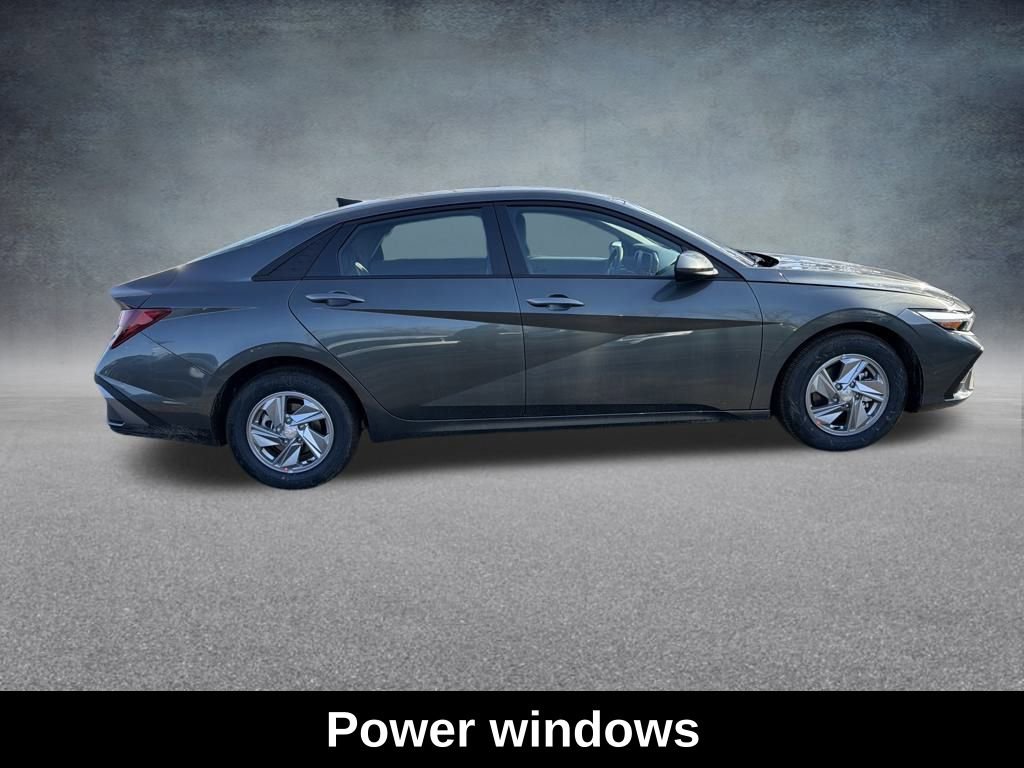 Used 2026 Hyundai Elantra SE image 6