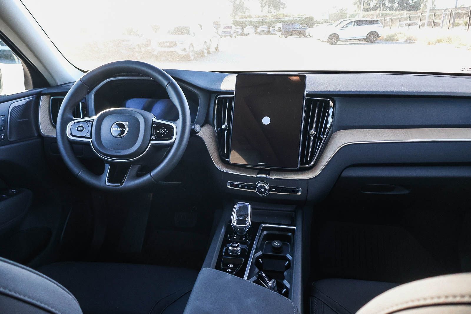 New 2026 Volvo XC60 B5 Plus w/ Climate Package PRO image 23