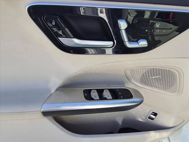 Used 2025 Mercedes-Benz C 300 Sedan image 11