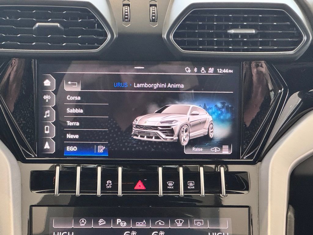 Used 2021 Lamborghini Urus image 57