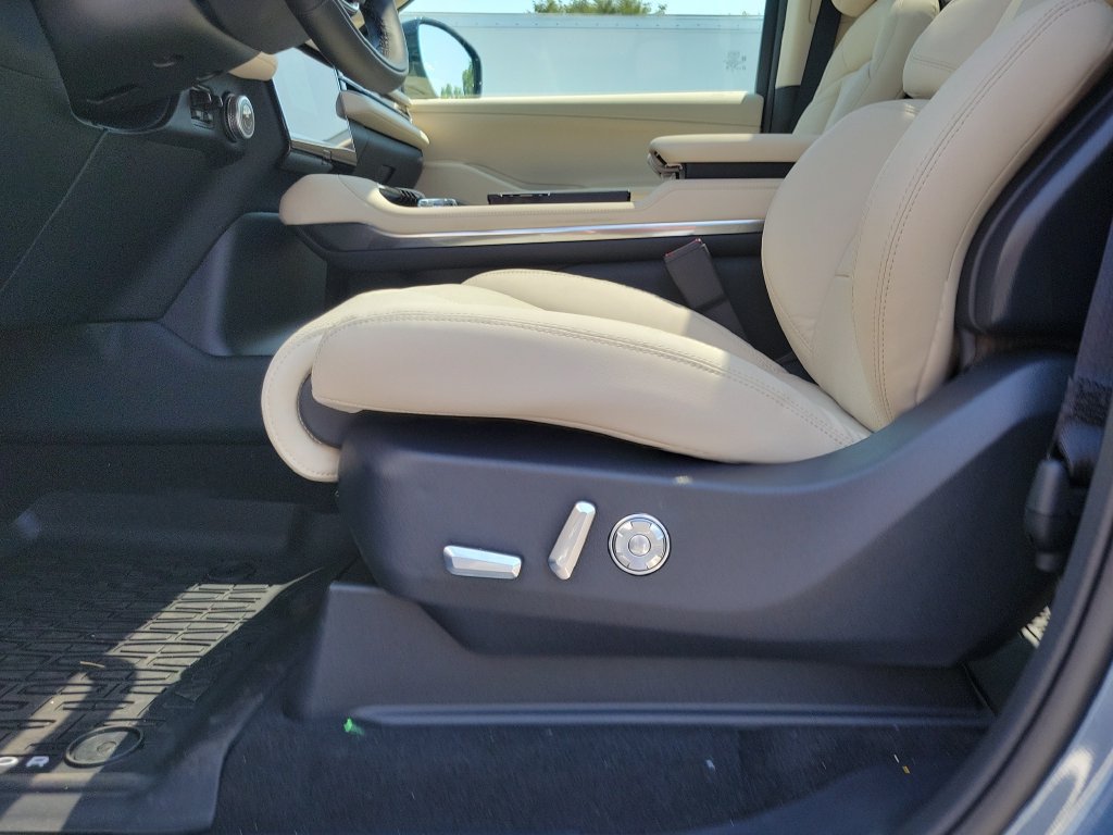New 2027 Lincoln Navigator L Reserve AWD/4WD image 19