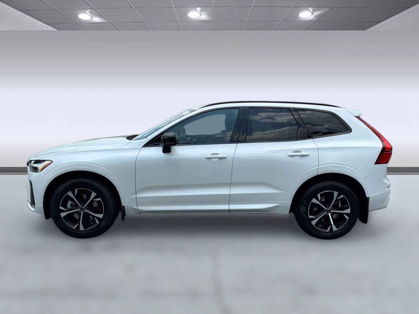 New 2026 Volvo XC60 B5 Core w/ Protection Package AWD/4WD image 2