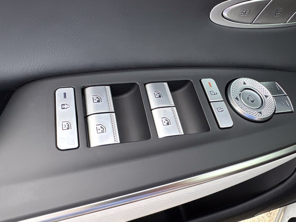 New 2027 Genesis GV70 2.5T Advanced AWD/4WD image 13