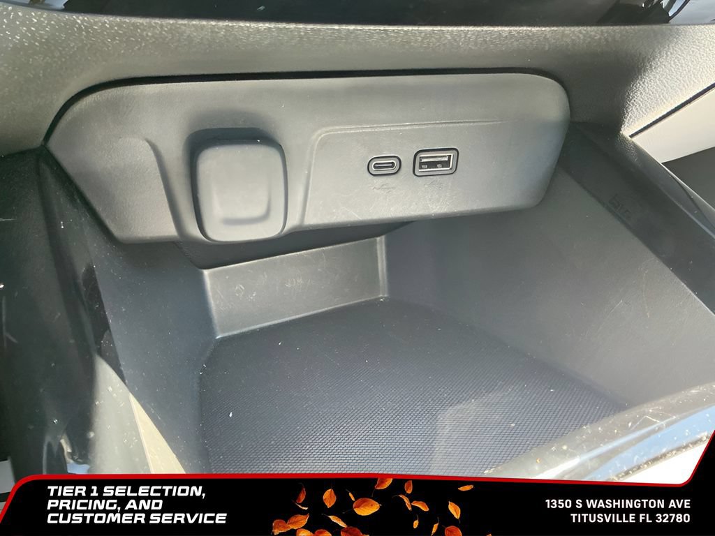 Used 2025 Chevrolet Trax LT w/ LT Convenience Package FWD image 37