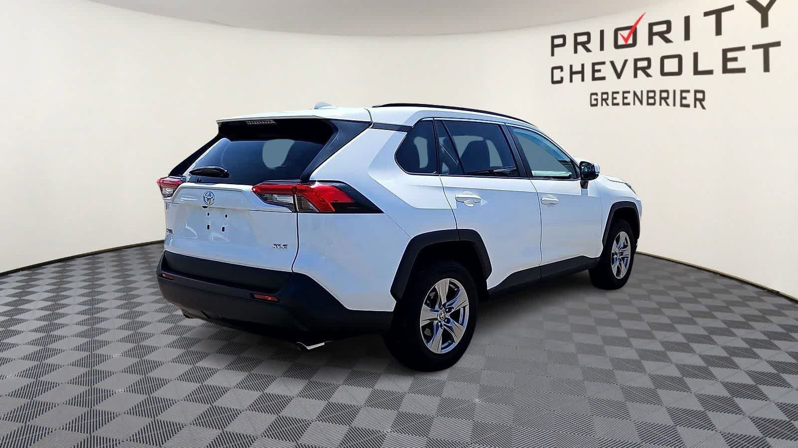 Used 2024 Toyota RAV4 XLE FWD image 8
