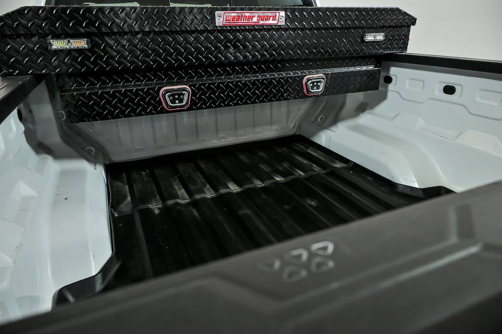 Used 2024 GMC Canyon Elevation w/ Elevation Premium Package AWD/4WD image 9