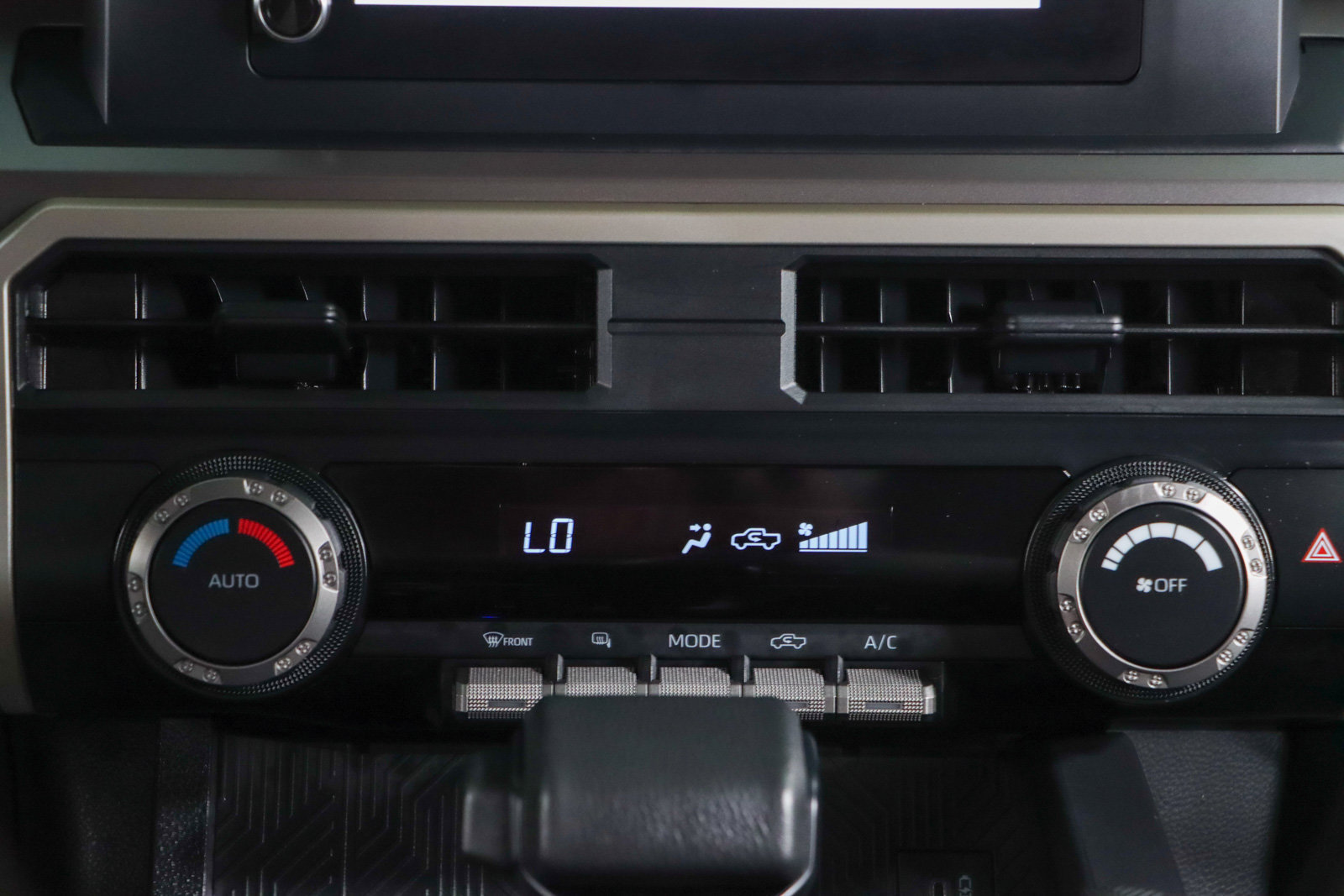Used 2024 Toyota Tacoma TRD Off-Road AWD/4WD image 20