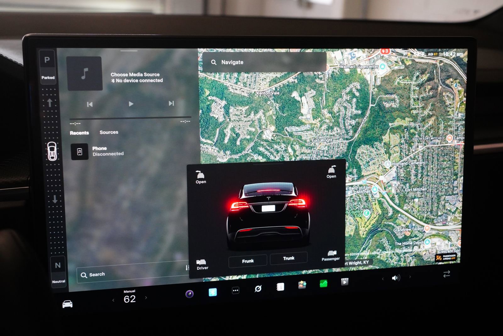 Used 2022 Tesla Model X Plaid image 22