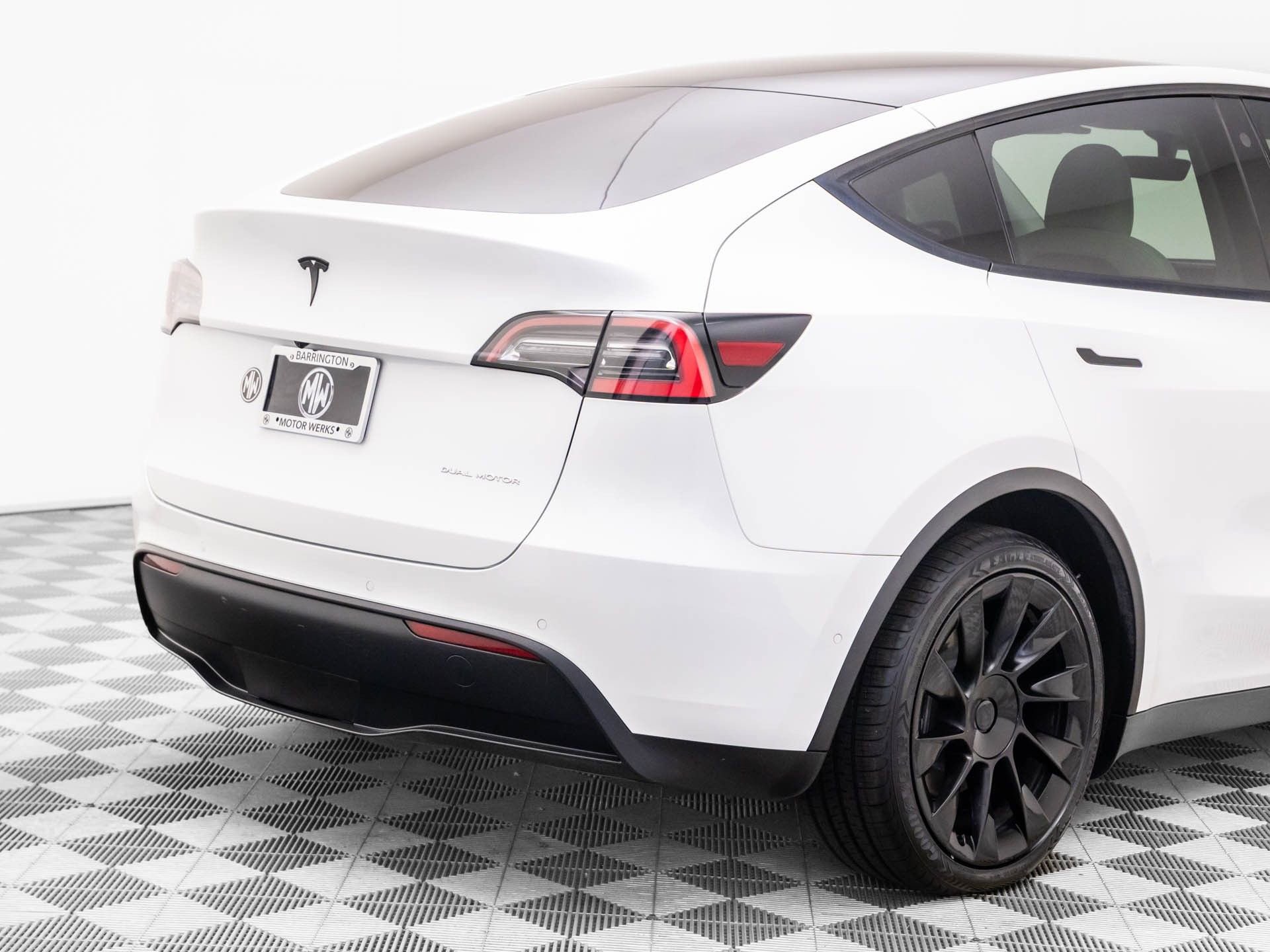 Used 2021 Tesla Model Y Long Range image 32