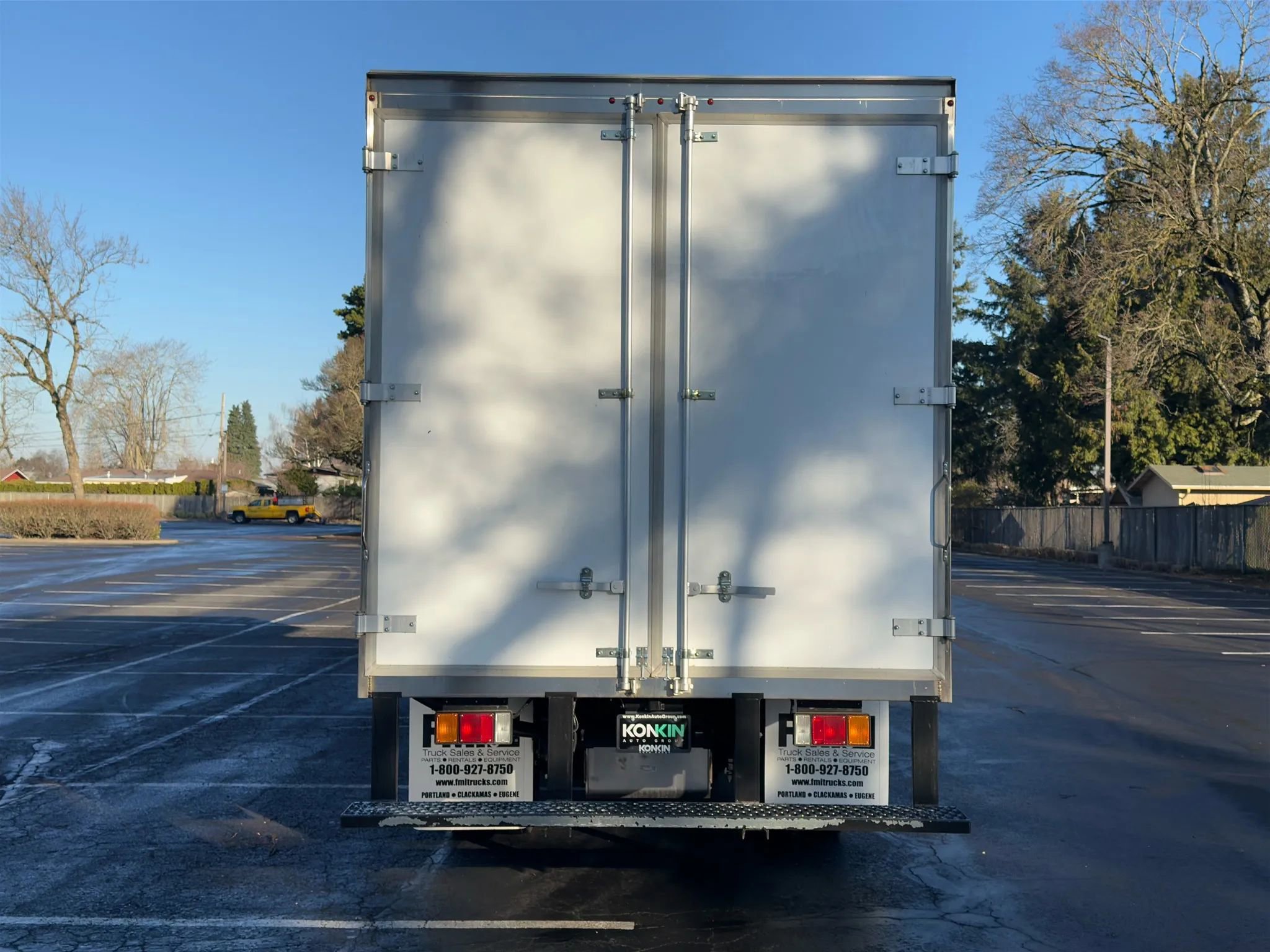 Used 2023 Isuzu NPR image 4