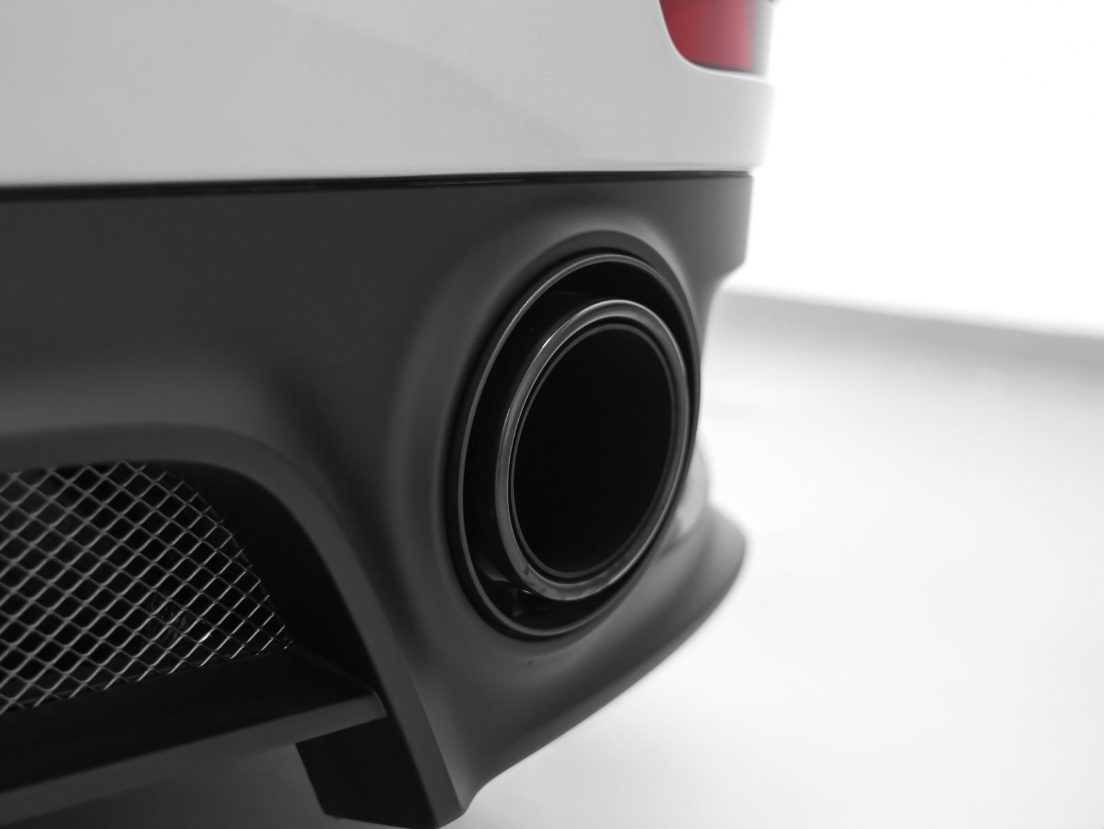 Certified 2018 Porsche 911 GT2 RS RWD image 43