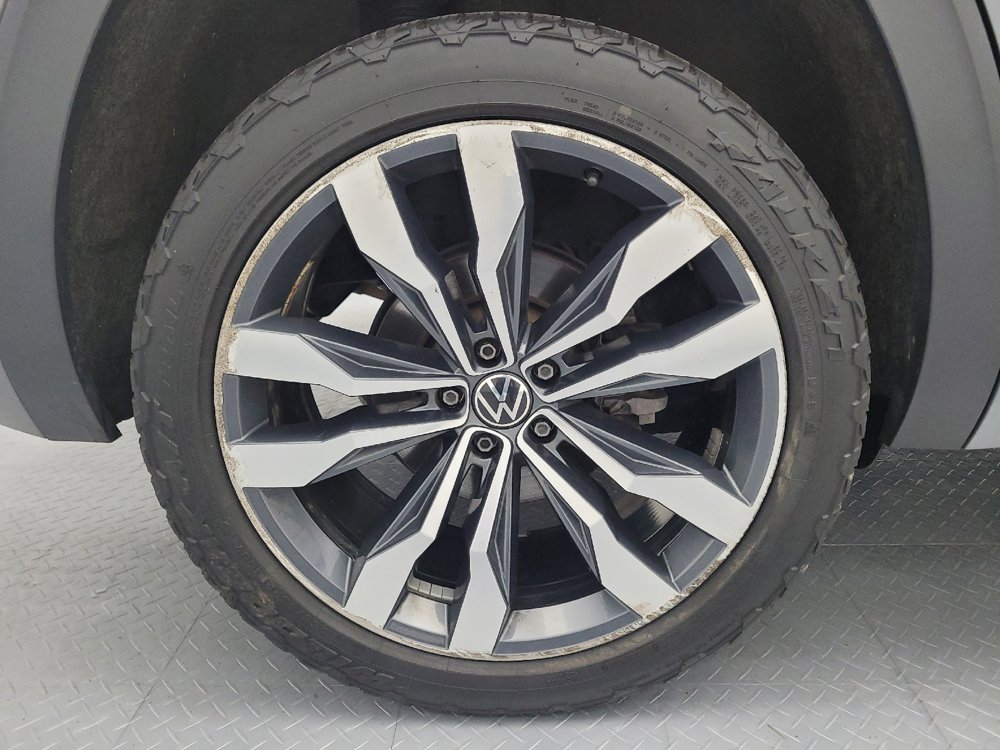 Used 2020 Volkswagen Atlas Cross Sport SEL R-Line AWD/4WD image 31